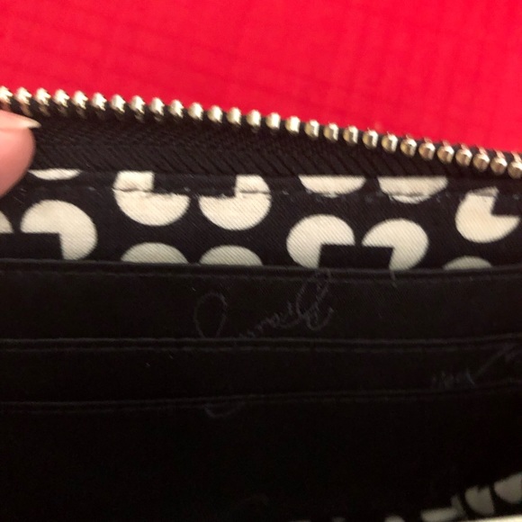 Vera Bradley zip around black Faux leather wallet, 4 card slots with two slits. - Picture 4 of 12
